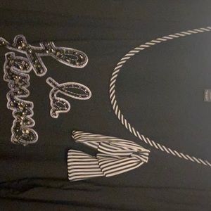 Lightly worn  XL,Whit House market ,sleeves rounded necklines